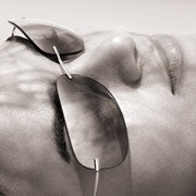 Female model wearing Silhouette ICON Mod. 8130